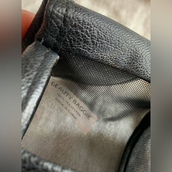 Makeup brush cleaning mat & mesh carrying case for beauty blender - Picture 6 of 11